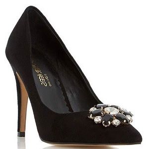 Fine Head Over Black Heel Size 8
